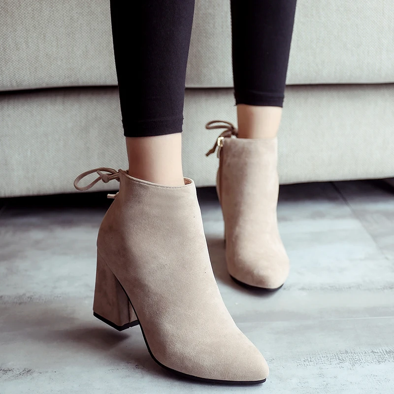 Martin boots female British wind thick with high-heeled 2018 new matte boots women spring and autumn single boots tide
Martin boots female British wind thick with high-heeled 2018 new matte boots women spring and autumn single boots tide