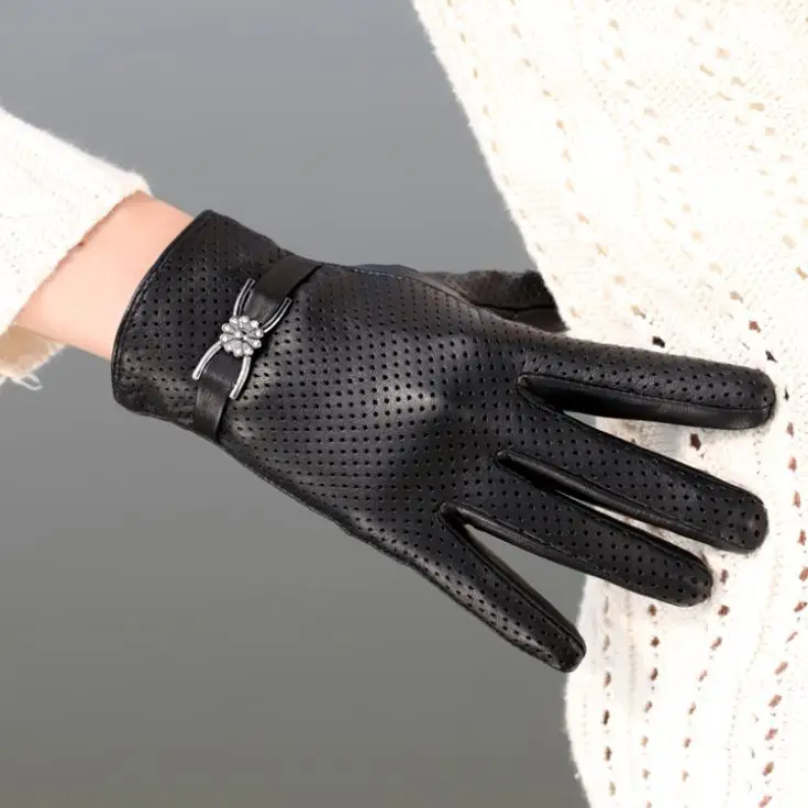 Top Grade free shipping women's Top sheepskin leather gothic glove with acrylic black beige brown Luva de couro 1 Pair/lot
Top Grade free shipping women's Top sheepskin leather gothic glove with acrylic black beige brown Luva de couro 1 Pair/lot