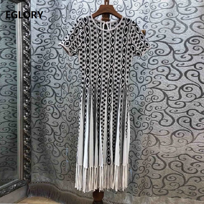 High Quality Sweater Dress 2019 Spring Summer Knitted Dress Women Vintage Patterns Knitting Short Sleeve Mid-Calf Jumper Dress
High Quality Sweater Dress 2019 Spring Summer Knitted Dress Women Vintage Patterns Knitting Short Sleeve Mid-Calf Jumper Dress