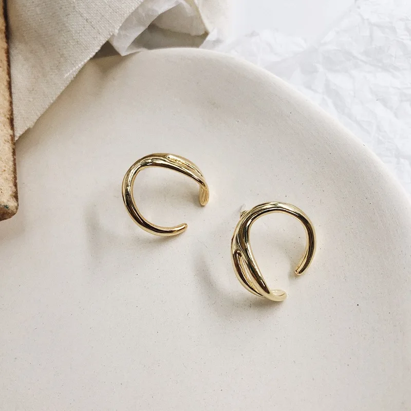 WTLTC Simple Metal Geometric Hoop Earrings for Women Statement Post Hoops Earrings SteampunK Charms Earrings 2019 Femme Jewelry
WTLTC Simple Metal Geometric Hoop Earrings for Women Statement Post Hoops Earrings SteampunK Charms Earrings 2019 Femme Jewelry