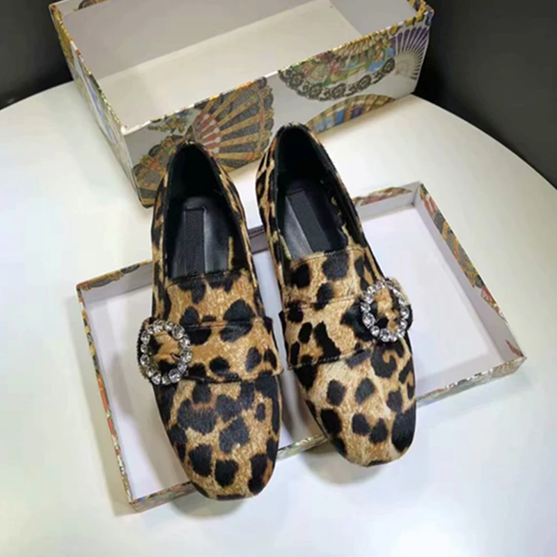 Luxury Loafers Leopard Real Leather Women Shoe Slip On Flat Casual Shoes Fashion Female Round Crystal Buckle Slip On shoes Woman
Luxury Loafers Leopard Real Leather Women Shoe Slip On Flat Casual Shoes Fashion Female Round Crystal Buckle Slip On shoes Woman