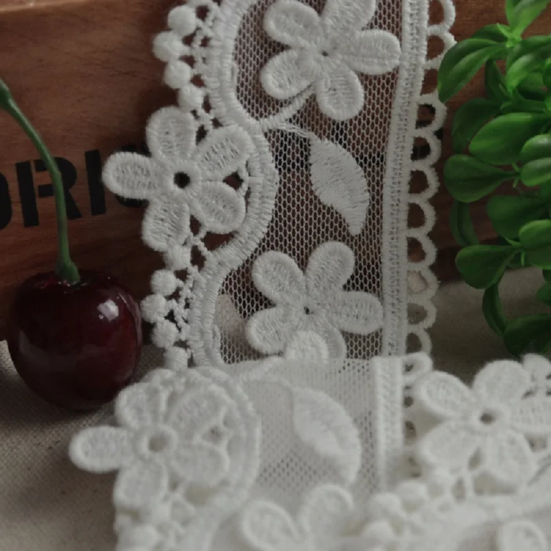 High quality / 6 cm high quality black;White solid flowers/lace embroidery clothing network
High quality / 6 cm high quality black;White solid flowers/lace embroidery clothing network