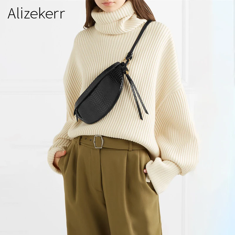 Serpentine Waist Bag Women High Quality Simple Snake Pattern Soft Tassels Chest Bag Belt Ladies Casual Waist Pack Female Pochet
Serpentine Waist Bag Women High Quality Simple Snake Pattern Soft Tassels Chest Bag Belt Ladies Casual Waist Pack Female Pochet