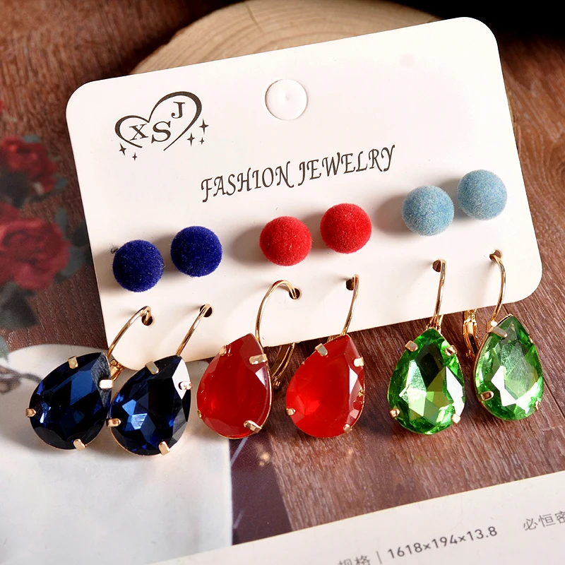 Fashion female jewelry wholesale girl birthday party, spherical ear red green blue suit 6 pairs / set of earrings free delivery.
Fashion female jewelry wholesale girl birthday party, spherical ear red green blue suit 6 pairs / set of earrings free delivery.