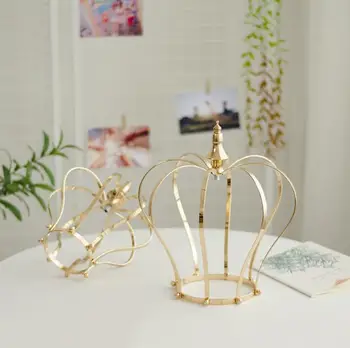 New iron electroplating crown furnishing sign-in desk welcome area decorative candle table hanging in the air decoration wedding
New iron electroplating crown furnishing sign-in desk welcome area decorative candle table hanging in the air decoration wedding