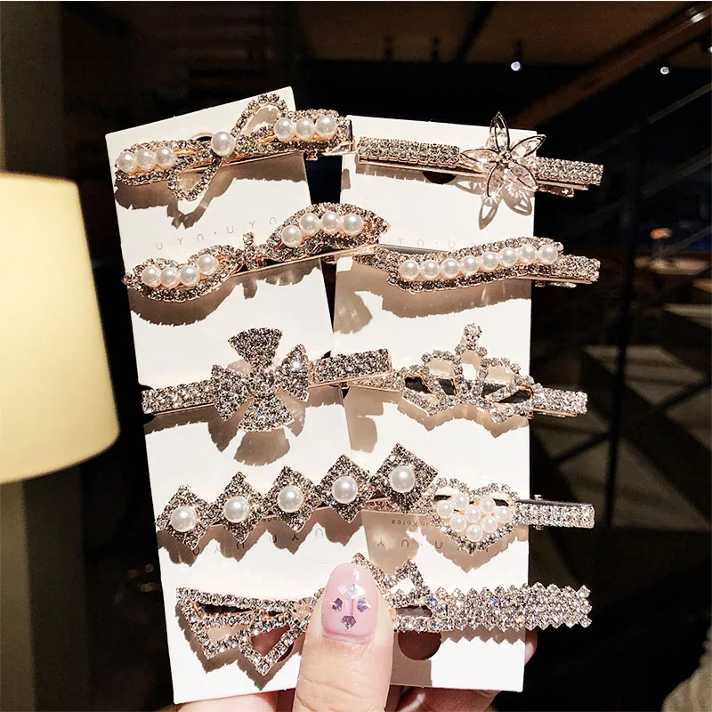 1PC New Women Luxury Shining Crystal Pearls Geometric Hairpins Elegant Hair Clips Headband Barrettes Fashion Hair Accessories
1PC New Women Luxury Shining Crystal Pearls Geometric Hairpins Elegant Hair Clips Headband Barrettes Fashion Hair Accessories