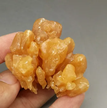 65g Natural rare crystal stone mineral specimen Crystallized stone decoration collection
65g Natural rare crystal stone mineral specimen Crystallized stone decoration collection