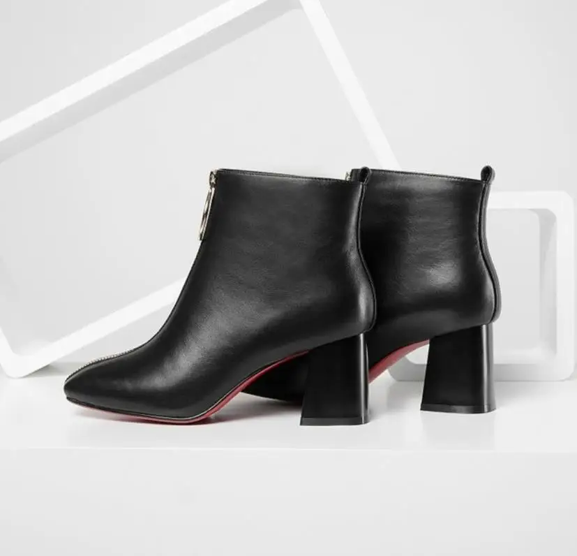 Autumn and winter new European and American leather square head thick zipper high-heeled Martin boots
Autumn and winter new European and American leather square head thick zipper high-heeled Martin boots