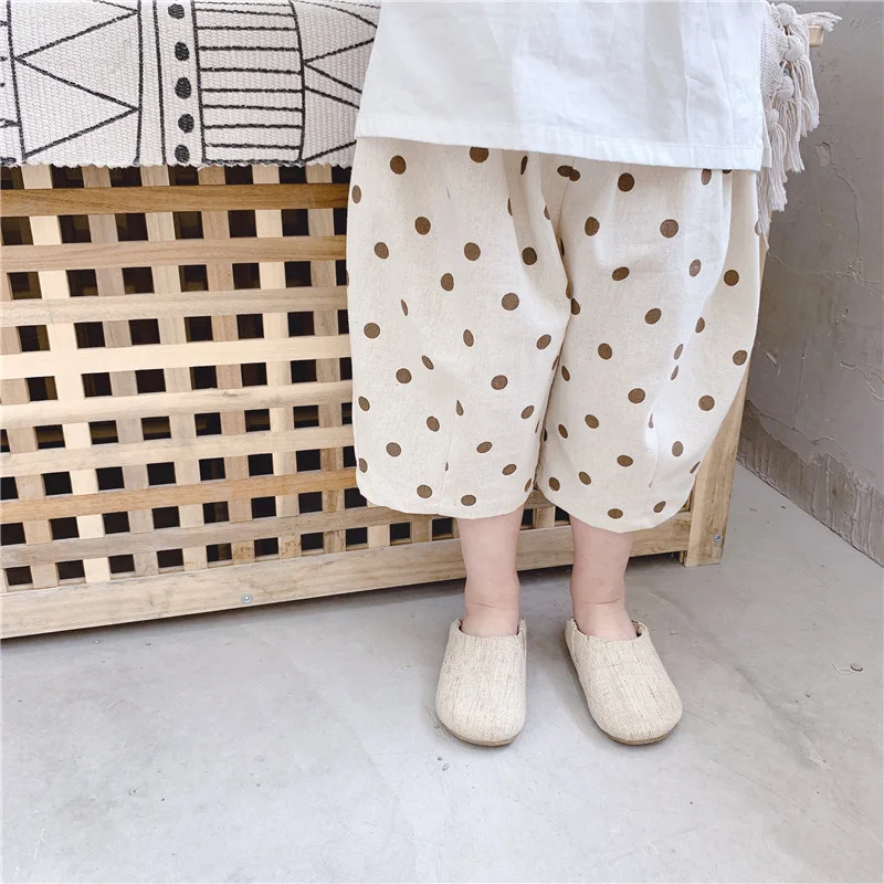 Sweet Heart Cosells girls'cotton hemp trousers children's 5-minute trousers in the summer of 2019 Knee Length Wide Leg Pants
Sweet Heart Cosells girls'cotton hemp trousers children's 5-minute trousers in the summer of 2019 Knee Length Wide Leg Pants