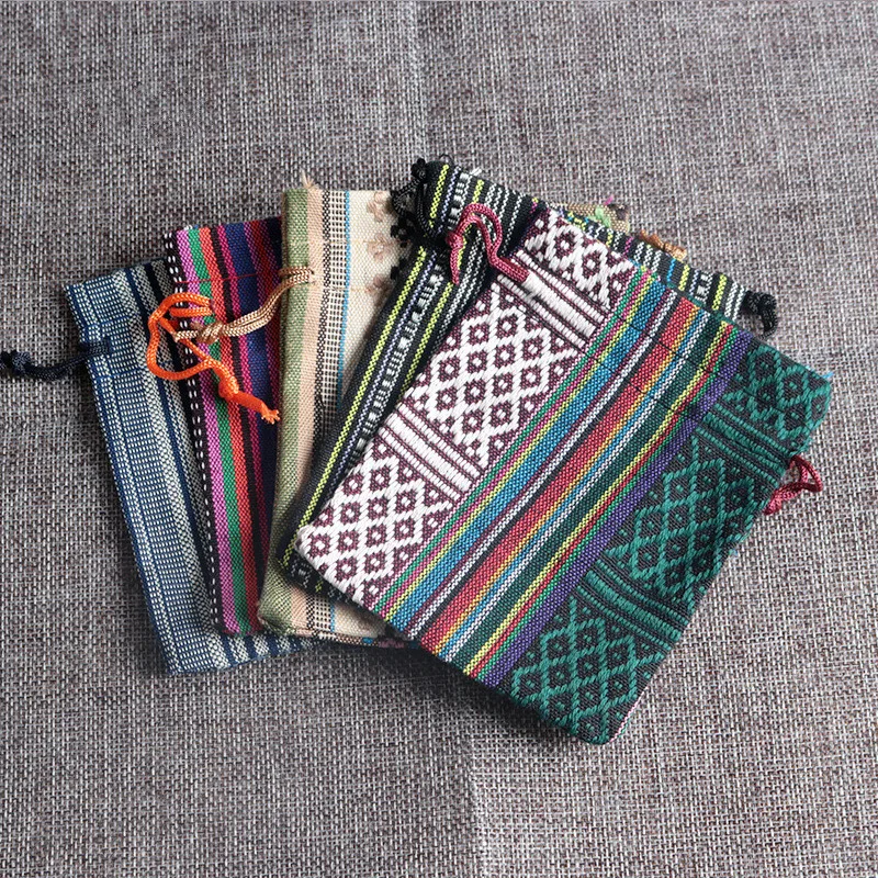 New 50pcs/lot Ethnic wind cotton bags 9x13cm Colorful Stripe Candy Gifts Jewelry Packaging Bags Cute Cotton Drawstring Gift Bag
New 50pcs/lot Ethnic wind cotton bags 9x13cm Colorful Stripe Candy Gifts Jewelry Packaging Bags Cute Cotton Drawstring Gift Bag