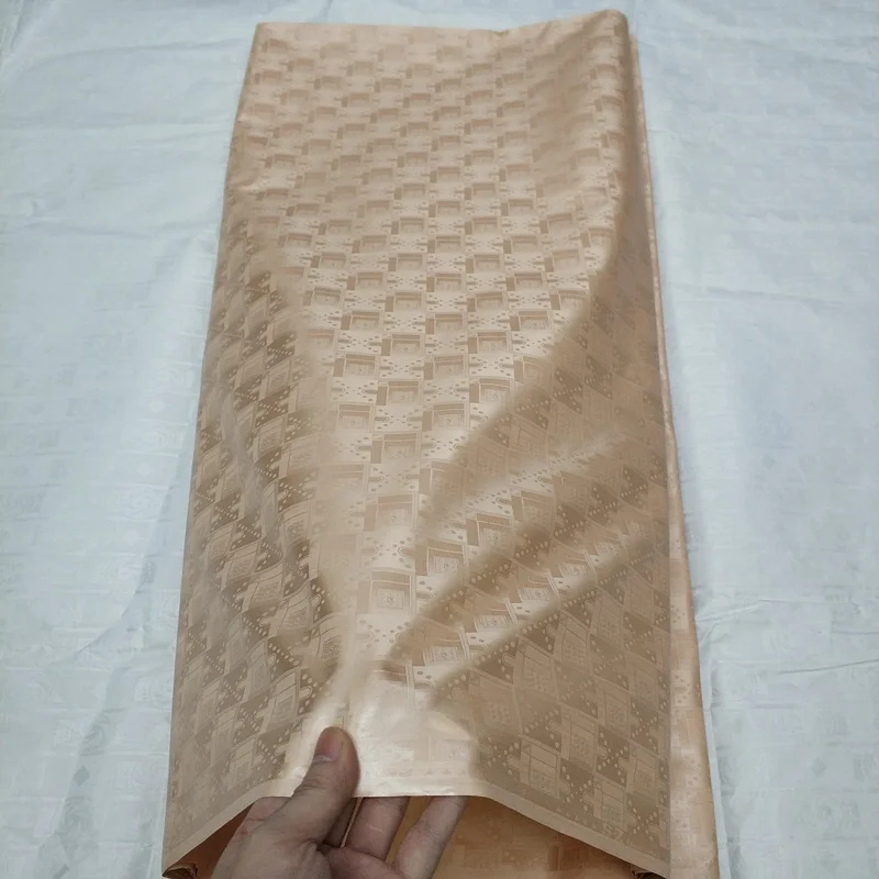 African Guinea Brocade Lace High Quality bazin Lace Printed Jacquard For Man bazin riche getzner 5 yards for Free shipping
African Guinea Brocade Lace High Quality bazin Lace Printed Jacquard For Man bazin riche getzner 5 yards for Free shipping