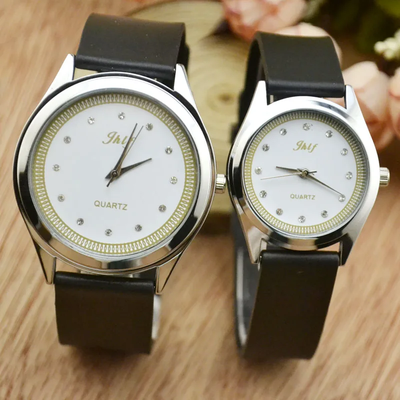 Korean fashion trend watch female student Korean version of simple lovers watch men casual retro belt quartz watch
Korean fashion trend watch female student Korean version of simple lovers watch men casual retro belt quartz watch