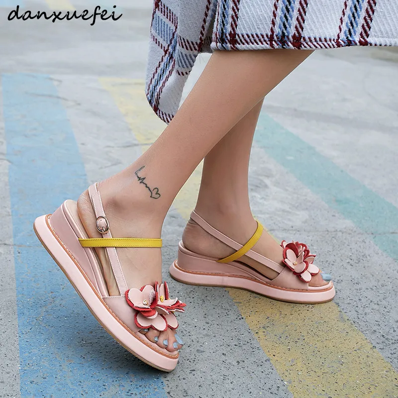 Women's genuine leather wedge platform sandals applique flower open toe summe student casual sandalias high heel shoes for women
Women's genuine leather wedge platform sandals applique flower open toe summe student casual sandalias high heel shoes for women