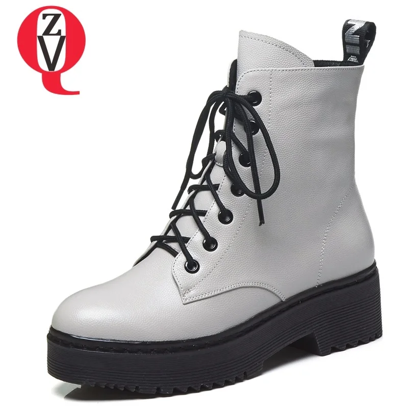ZVQ 2018 winter new concise genuine leather shoes women high square heel platform zip round toe outside casual warm ankle boots 
ZVQ 2018 winter new concise genuine leather shoes women high square heel platform zip round toe outside casual warm ankle boots