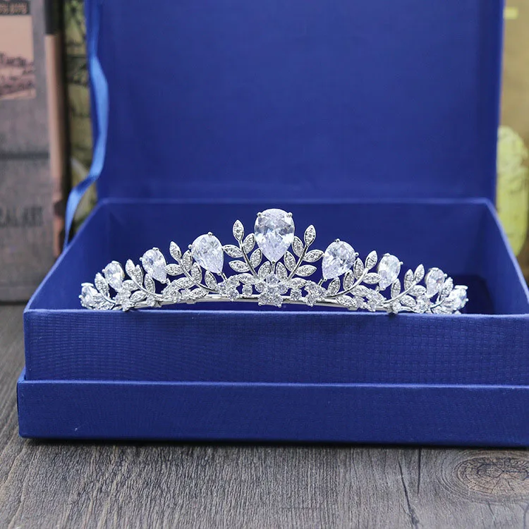 Fashion elegant Paved Crown Cubic Zircon Tiara Princess Tiaras Wedding bride Hair Accessories Bride Hair Jewelry free shipping
Fashion elegant Paved Crown Cubic Zircon Tiara Princess Tiaras Wedding bride Hair Accessories Bride Hair Jewelry free shipping