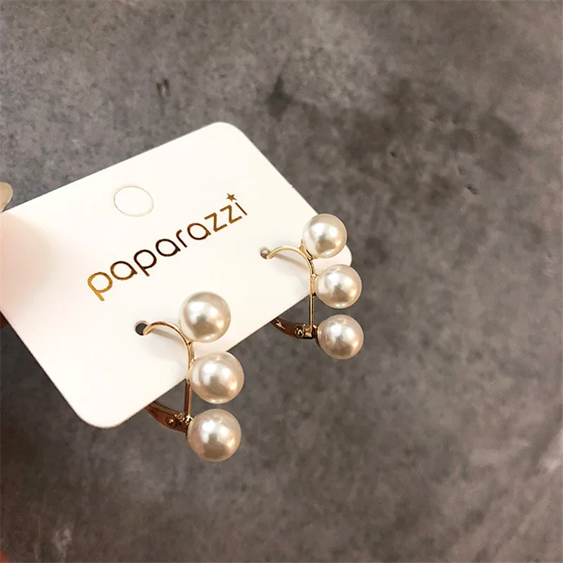 2019 New Korean Simple Simulated Pearl Metal Gold Color D Shape Hoop Earrings For Women Girls Wholesale Oorbellen Jewelry Gifts
2019 New Korean Simple Simulated Pearl Metal Gold Color D Shape Hoop Earrings For Women Girls Wholesale Oorbellen Jewelry Gifts