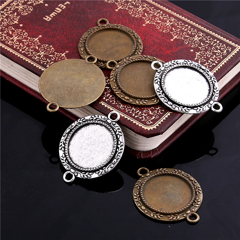 20pcs Fit 20mm two color Metal Trendy Cameo Diplopore Round Cabochon Pendant Setting Blank Pendants for Jewelry Making 7C1194
20pcs Fit 20mm two color Metal Trendy Cameo Diplopore Round Cabochon Pendant Setting Blank Pendants for Jewelry Making 7C1194