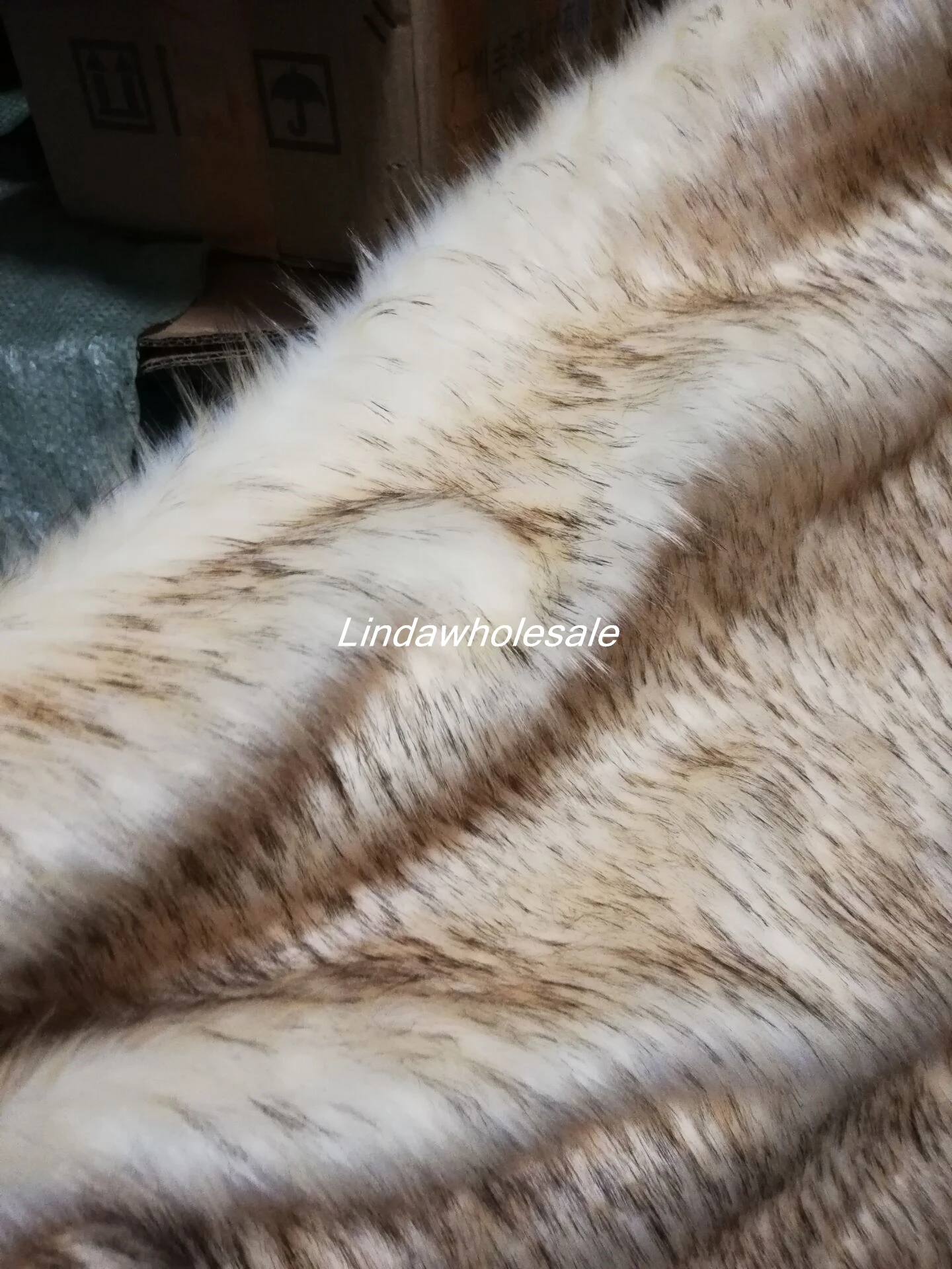 High-grade light yellow thick imitation raccoon long plush fabric,felt cloth,faux fur fabric,160cm*45cm(half yard)/PCS
High-grade light yellow thick imitation raccoon long plush fabric,felt cloth,faux fur fabric,160cm*45cm(half yard)/PCS