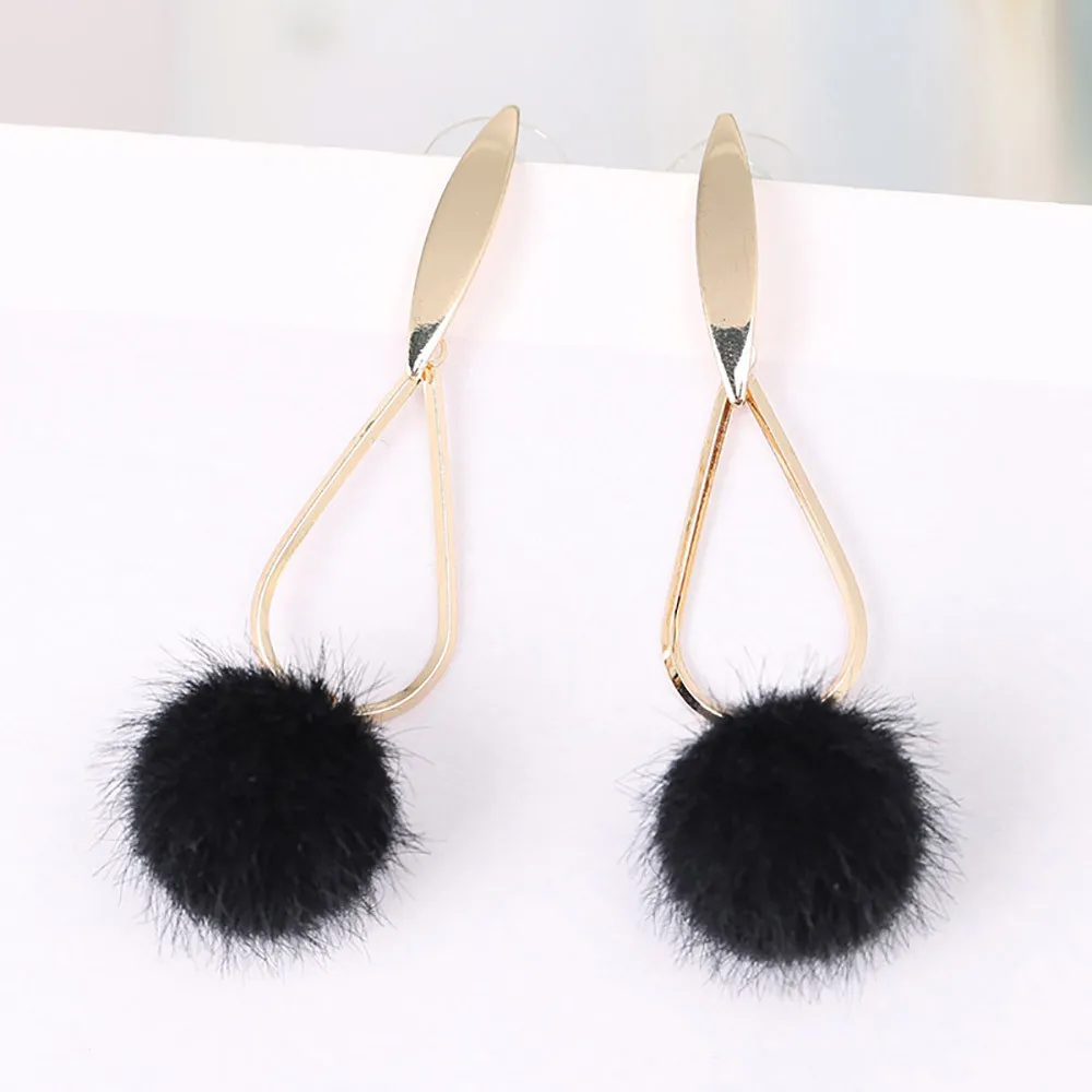 Elegance Women Earrings Long Plush Ball Earrings Temperament Plush Wild Earrings Casual Elegance Luxury Earrings Gift
Elegance Women Earrings Long Plush Ball Earrings Temperament Plush Wild Earrings Casual Elegance Luxury Earrings Gift