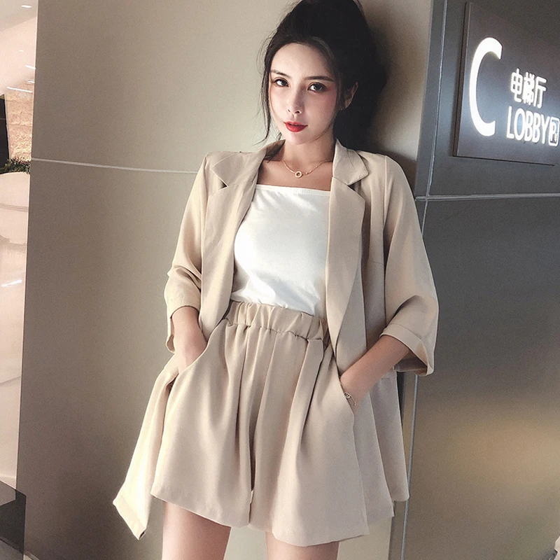Spring Summer Short Suits Female 2 Pieces Set Tracksuit for Women Loose Blazer & Bow Elastic Waist Short Pant Suits High Quality
Spring Summer Short Suits Female 2 Pieces Set Tracksuit for Women Loose Blazer & Bow Elastic Waist Short Pant Suits High Quality