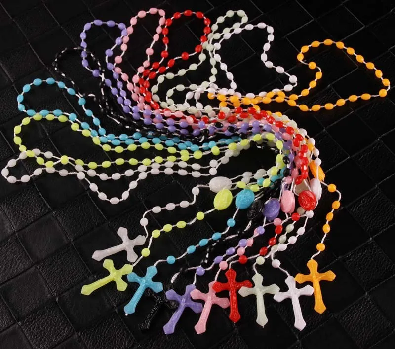 10pcs/lot Cross Rosary Necklace Luminous Plastic Religious Catholic Christian Necklace for Women Men
10pcs/lot Cross Rosary Necklace Luminous Plastic Religious Catholic Christian Necklace for Women Men