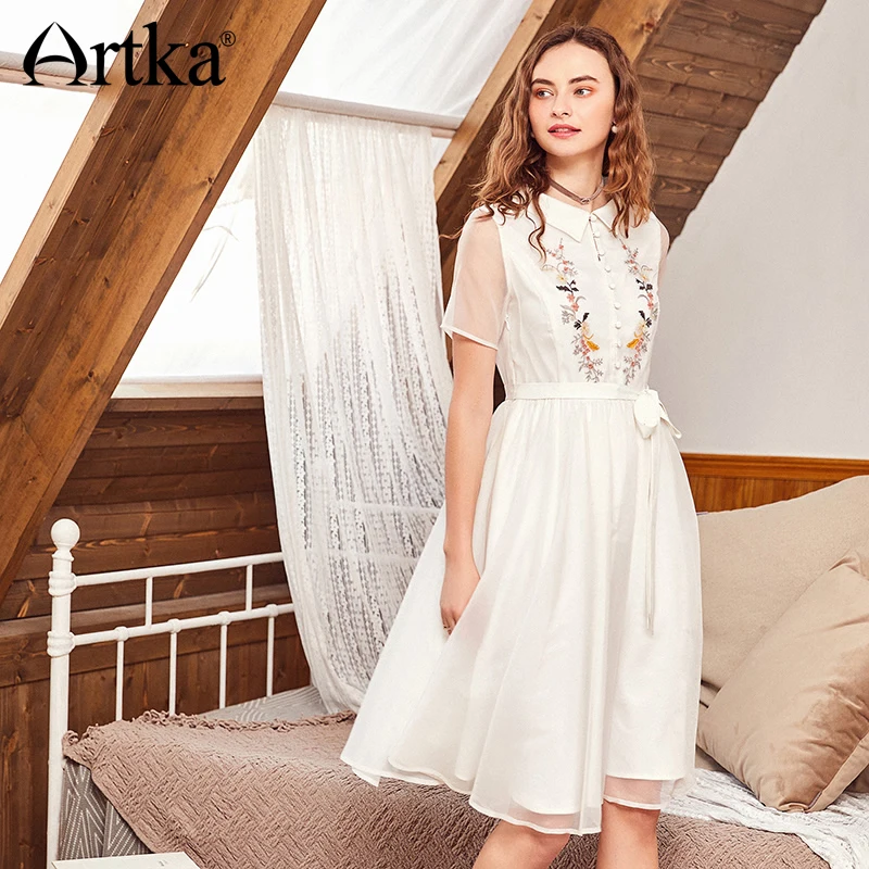ARTKA 2018 New Summer Female Exquisite Floral Embroidery Slim Waist Delectable Sashes Double Mesh Patchwork Dress LA10483X
ARTKA 2018 New Summer Female Exquisite Floral Embroidery Slim Waist Delectable Sashes Double Mesh Patchwork Dress LA10483X