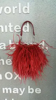 free shipping New Pearl Ostrich Feather Banquet Pack Handbag in Spring and Summer of 2019 Feather evening Bag
free shipping New Pearl Ostrich Feather Banquet Pack Handbag in Spring and Summer of 2019 Feather evening Bag