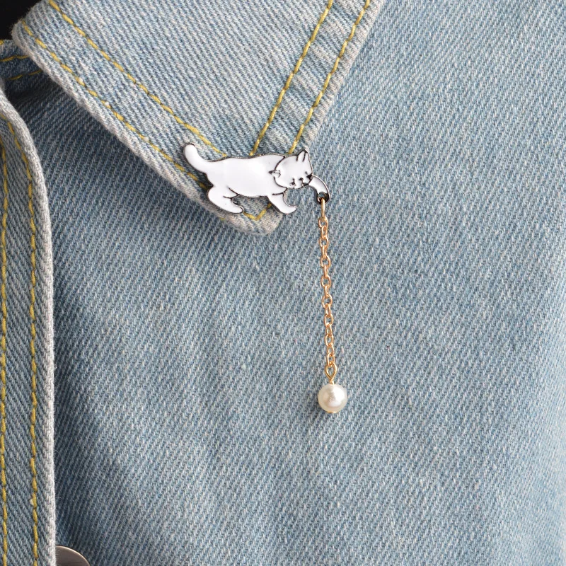 RINHOO Cute Little White Imitation Pearl Cat Brooch Pins Chic Fashion Jewelry Bijoux Brooch Wholesale Women Accessories
RINHOO Cute Little White Imitation Pearl Cat Brooch Pins Chic Fashion Jewelry Bijoux Brooch Wholesale Women Accessories