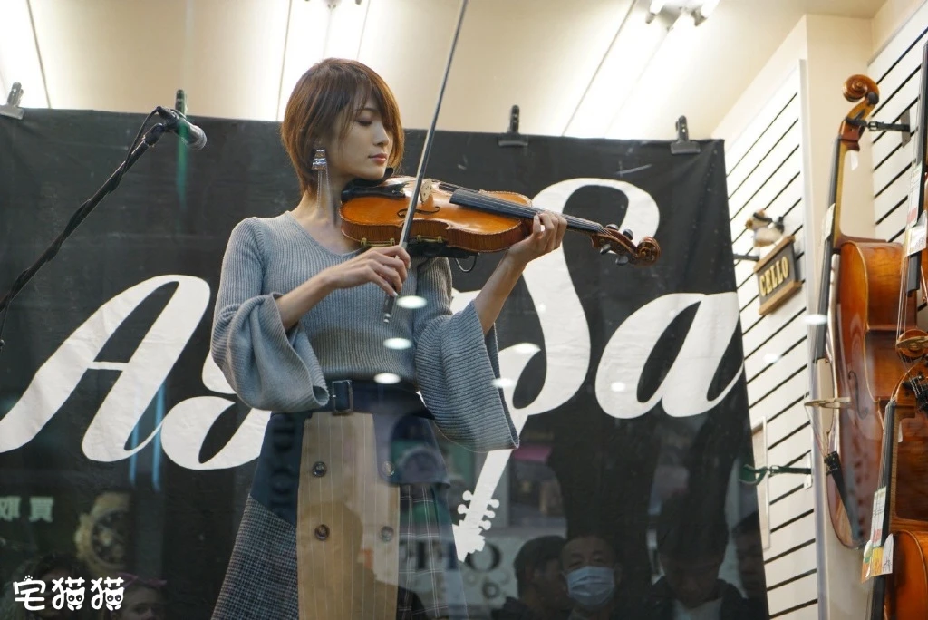 你们的女神，超高分小提琴演奏家 Ayasa 绚沙
