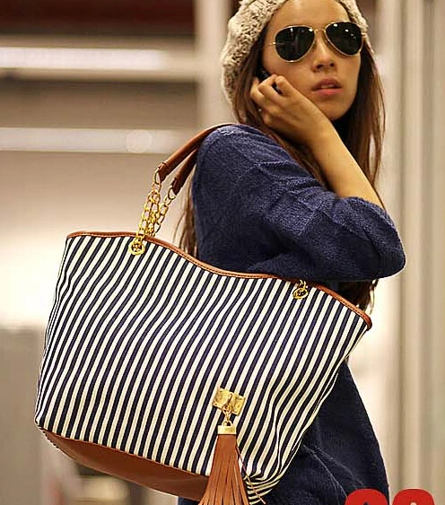 2015 fashion hit the color black and white handbag large bag summer new mobile diagonal packet
2015 fashion hit the color black and white handbag large bag summer new mobile diagonal packet