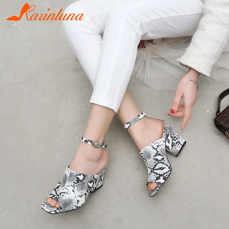 KARINLUNA 2019 New Big Size 32-44 Snake Veins Ankle Strap Hot Sale High Heels Shoes Woman Casual Party Ol Summer Sandals
KARINLUNA 2019 New Big Size 32-44 Snake Veins Ankle Strap Hot Sale High Heels Shoes Woman Casual Party Ol Summer Sandals