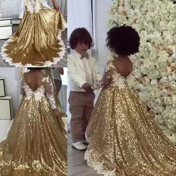 2018 Gold Sequins Flower Girls Dresses For Weddings White Appliques Illusion Long Sleeves Bling Asymmetric Girls Pageant Dresses
2018 Gold Sequins Flower Girls Dresses For Weddings White Appliques Illusion Long Sleeves Bling Asymmetric Girls Pageant Dresses