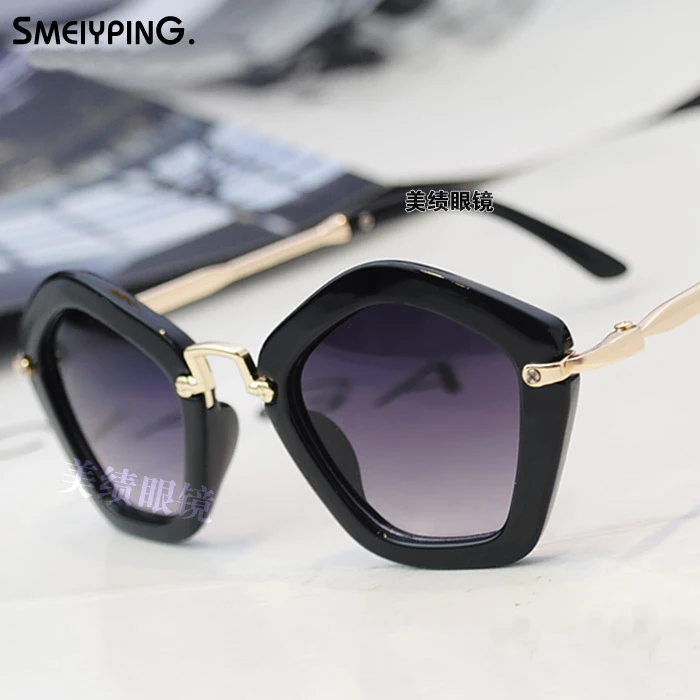 2019 Candy Colors glasses boys&girls Retro Cute Frame sunglasses for Kids high quality children sunglasses Gold Metal leg n539
2019 Candy Colors glasses boys&girls Retro Cute Frame sunglasses for Kids high quality children sunglasses Gold Metal leg n539