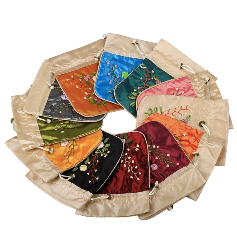 Wholesale 5PCS Large ribbon embroidery by hand draw bag bag technique national wind Jewelry bag
Wholesale 5PCS Large ribbon embroidery by hand draw bag bag technique national wind Jewelry bag
