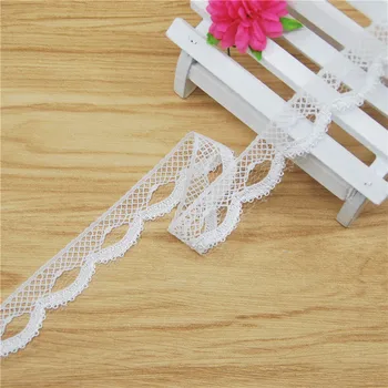 17mm Polyester Lace Trim White Fabric Sewing Accessories Cloth Wedding Dress Decoration Ribbon Craft Supplies 600yards L230-1
17mm Polyester Lace Trim White Fabric Sewing Accessories Cloth Wedding Dress Decoration Ribbon Craft Supplies 600yards L230-1