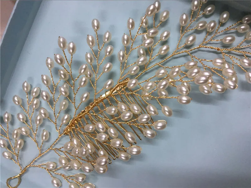 Hot New Fashion Pearl Leaves Tiaras Golden Bride Crown Princess Diadem Hair Comb Jewelry For Women Gift Wedding Hair Accessories
Hot New Fashion Pearl Leaves Tiaras Golden Bride Crown Princess Diadem Hair Comb Jewelry For Women Gift Wedding Hair Accessories