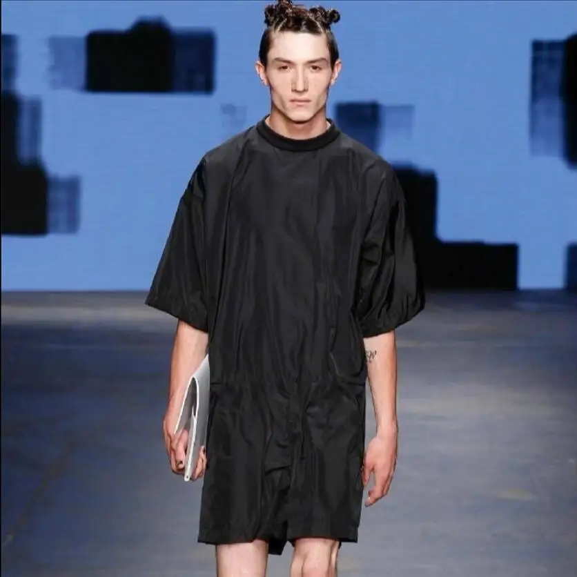 M-6XL Summer new men clothing high street wind loose round neck jumpsuit shorts hairstylist tide overalls plus size costumes
M-6XL Summer new men clothing high street wind loose round neck jumpsuit shorts hairstylist tide overalls plus size costumes
