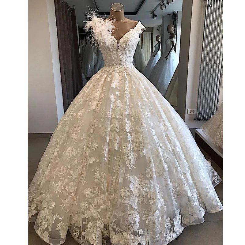 2019 Modern White Lace Ball Gown Wedding Dresses Feather Pearls Backless Chapel Bridal Gown Sweep Train vestidos de noiva
2019 Modern White Lace Ball Gown Wedding Dresses Feather Pearls Backless Chapel Bridal Gown Sweep Train vestidos de noiva
