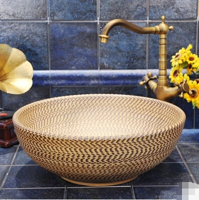 European Art Jingdezhen Ceramic wash basin wash basin counter basin wash basin bowl jumping knife profile
European Art Jingdezhen Ceramic wash basin wash basin counter basin wash basin bowl jumping knife profile