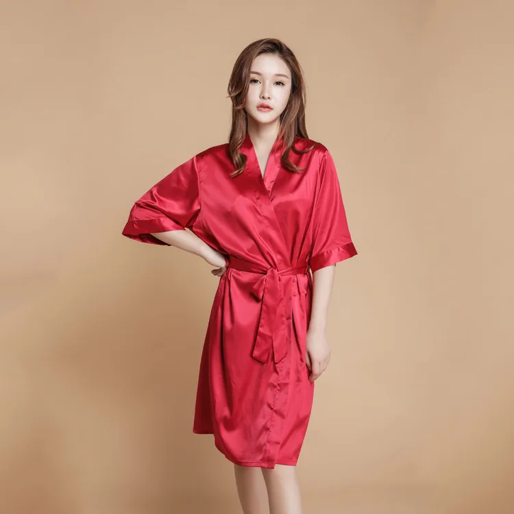 Simulation silk solid color pajamas bathrobe new sexy thin section wedding dress bridesmaid robe beauty robe home service
Simulation silk solid color pajamas bathrobe new sexy thin section wedding dress bridesmaid robe beauty robe home service
