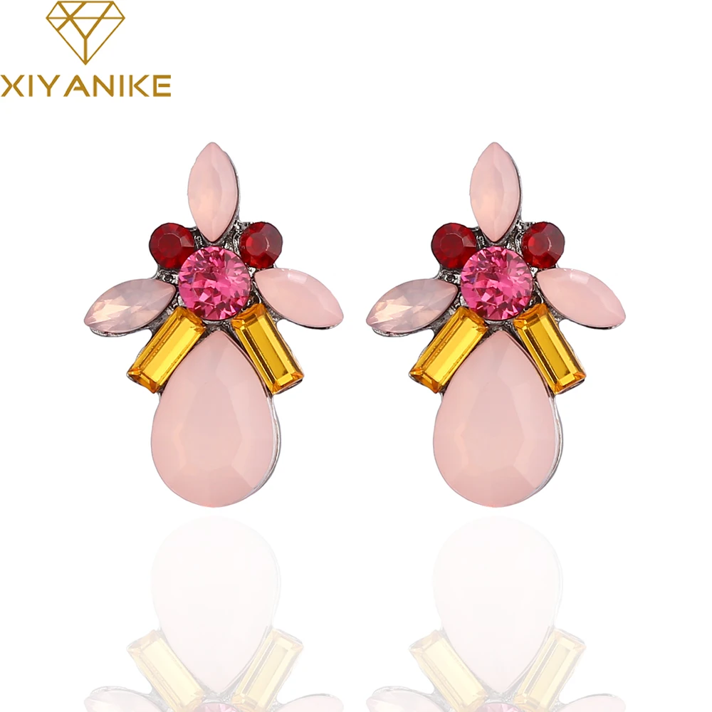 XIYANIKE Trendy Colorfu Resin Brincos Oorbellen Pendientes Mujer Brinco Leaves Metal with Gems Drop Earrings For Women E140
XIYANIKE Trendy Colorfu Resin Brincos Oorbellen Pendientes Mujer Brinco Leaves Metal with Gems Drop Earrings For Women E140