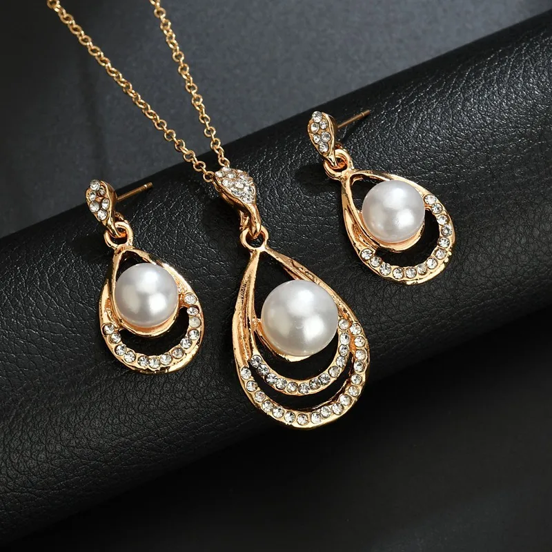 fashion gold color chain sexy noble Pearl Water Drop pendant Necklace Earring Jewelry Sets Wedding Jewelry Women
fashion gold color chain sexy noble Pearl Water Drop pendant Necklace Earring Jewelry Sets Wedding Jewelry Women