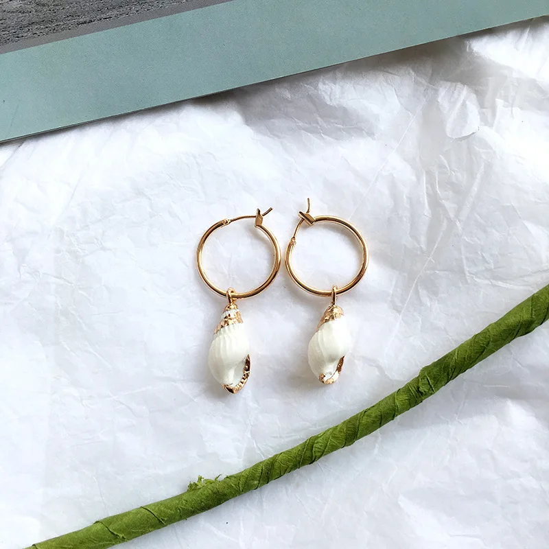 2019 New Fashion Trendy Drop Earring Gold Circle Hoop Irregular Shell Earrings for Women Charm Earrings Sea Beach Shell Jewelry
2019 New Fashion Trendy Drop Earring Gold Circle Hoop Irregular Shell Earrings for Women Charm Earrings Sea Beach Shell Jewelry