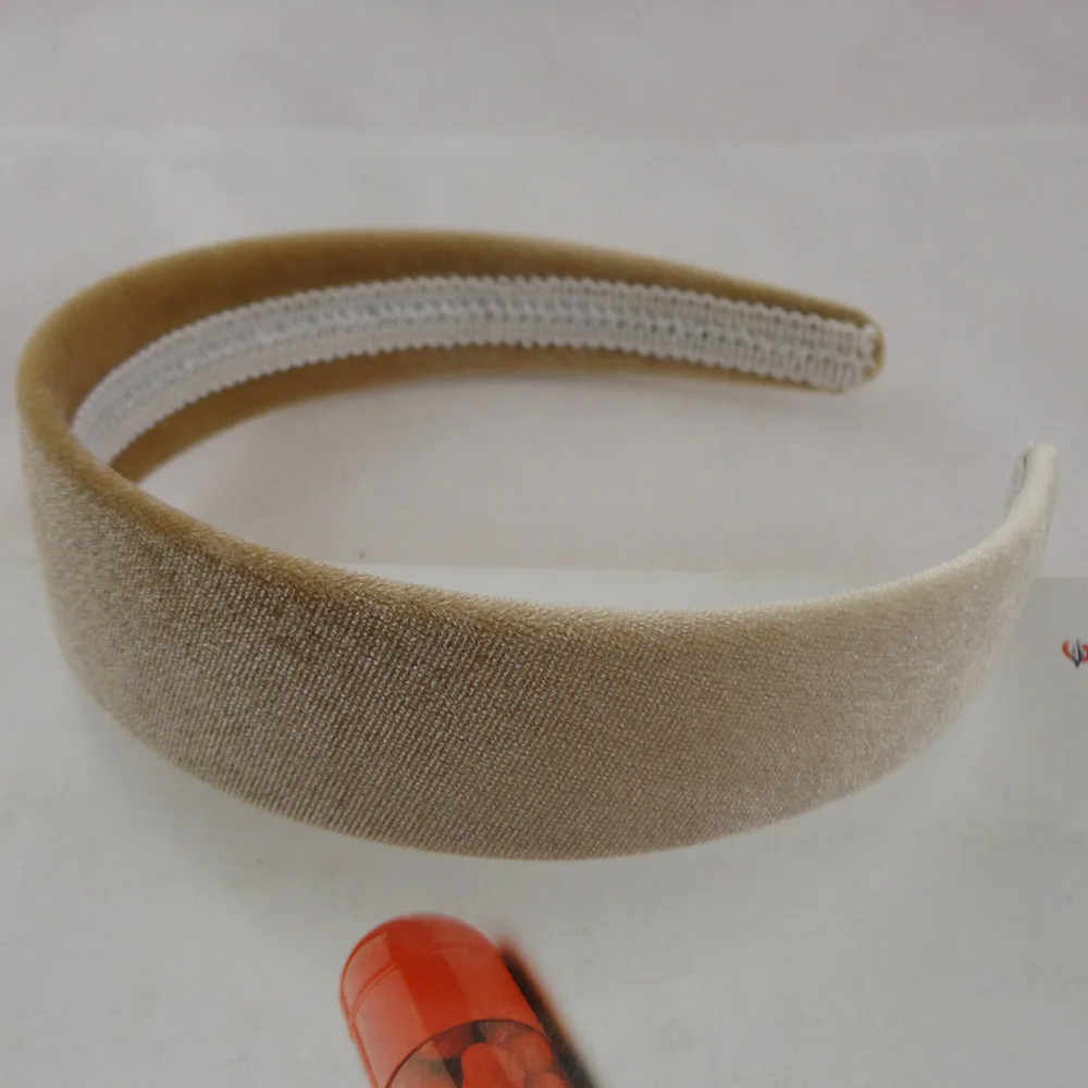 10PCS 3.0cm Beige Velvet Fabric Covered Plain Plastic Hair Headbands for women girls hairbands wholesale DIY hair accessories
10PCS 3.0cm Beige Velvet Fabric Covered Plain Plastic Hair Headbands for women girls hairbands wholesale DIY hair accessories