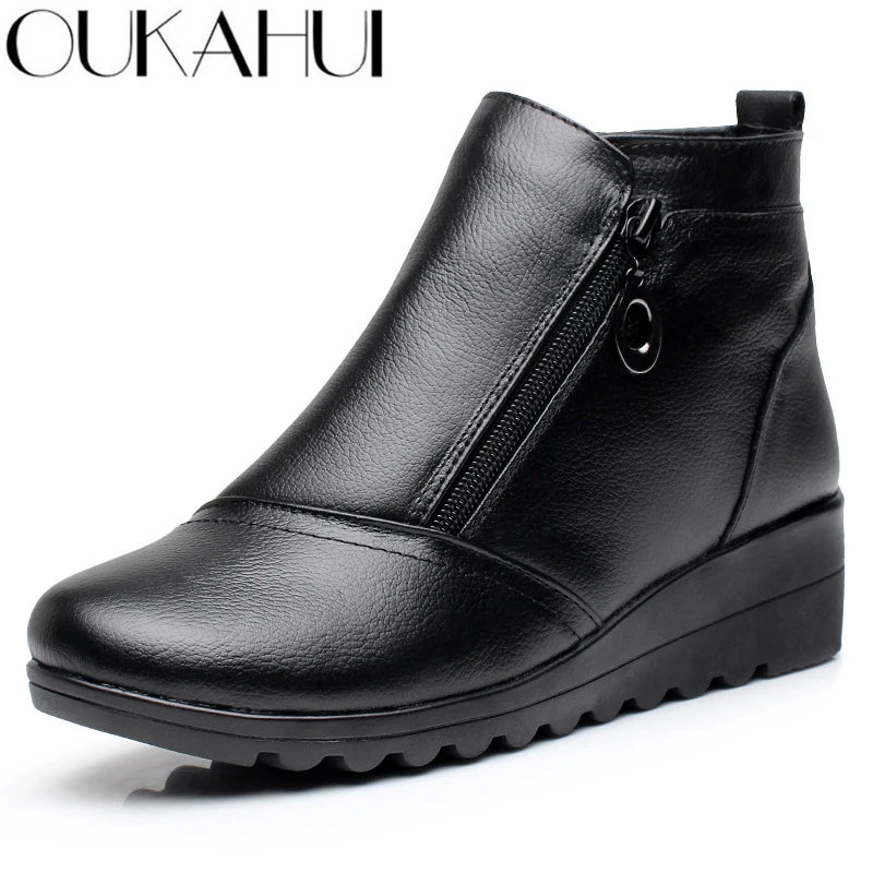 OUKAHUI Mother Shoes Winter Genuine Leather Boots Women Warm Small Wedge Heels Soft Bottom Sole Fleeces Woman Winter Flat Boots
OUKAHUI Mother Shoes Winter Genuine Leather Boots Women Warm Small Wedge Heels Soft Bottom Sole Fleeces Woman Winter Flat Boots