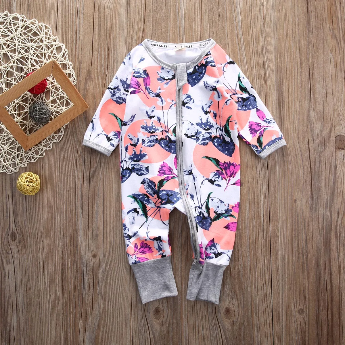 2018 Multitrust Brand Cotton Newborn Baby Girl Floral Clothes long Sleeve Romper Zipper Jumpsuit Autumn Zipper Playsuit Outfit
2018 Multitrust Brand Cotton Newborn Baby Girl Floral Clothes long Sleeve Romper Zipper Jumpsuit Autumn Zipper Playsuit Outfit