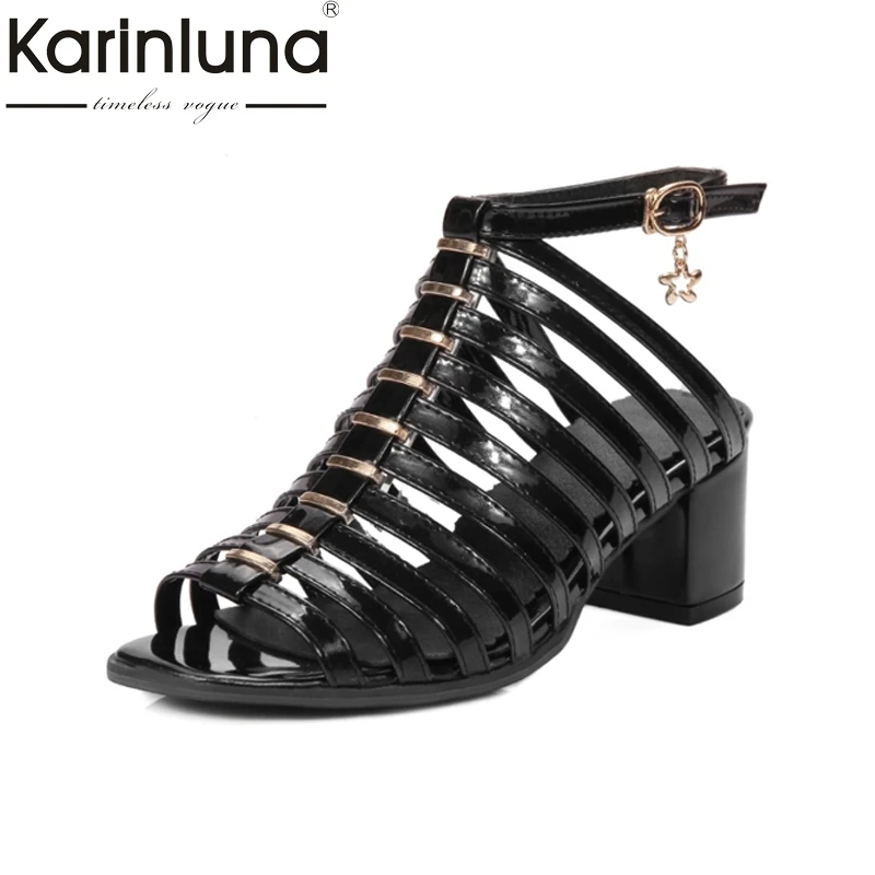KARINLUNA 2018 Rome Style Big Size 33-43 Women Shoes Gladiator Square Med Heels Woman Sandals Fashion Girls Black Red Silver
KARINLUNA 2018 Rome Style Big Size 33-43 Women Shoes Gladiator Square Med Heels Woman Sandals Fashion Girls Black Red Silver