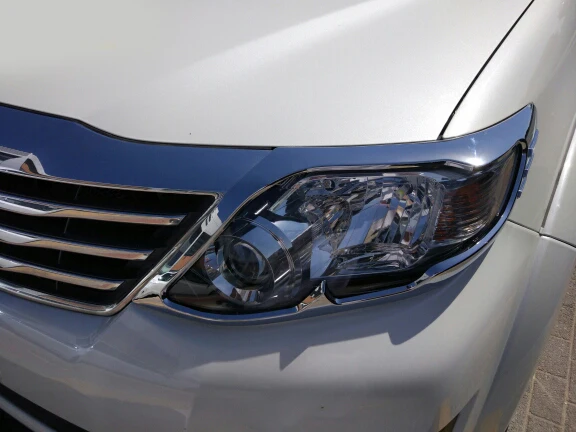 2 шт. хромированные накладки на передние фары Toyota Fortuner SW4 2012-2014 | Автомобили и