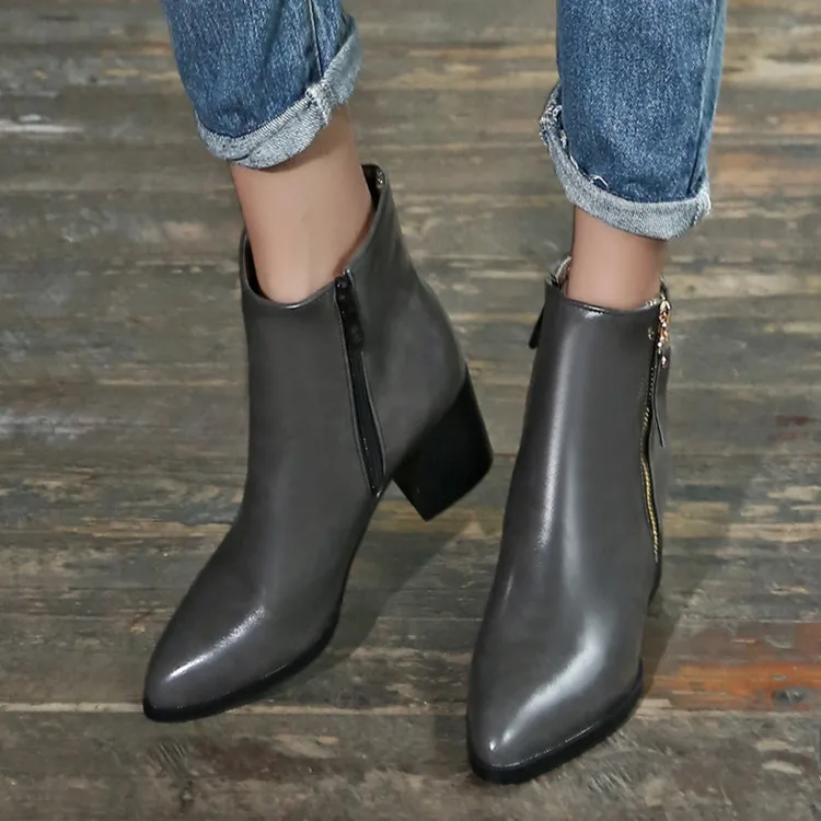 Big Size 11 12 13 14 15 16 British Wind Belt Buckle Tip High heel Fashion Side Zipper Short Cylinder Boots
Big Size 11 12 13 14 15 16 British Wind Belt Buckle Tip High heel Fashion Side Zipper Short Cylinder Boots