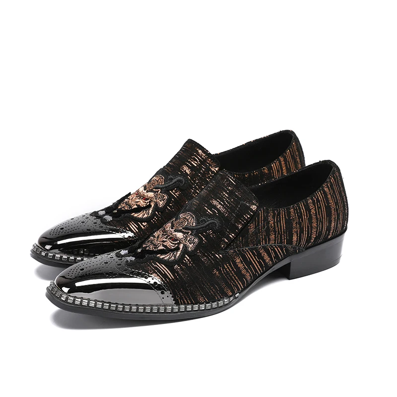New pointed leather hand-embroidered men's shoes fashion banquet wedding spring striped shoes
New pointed leather hand-embroidered men's shoes fashion banquet wedding spring striped shoes